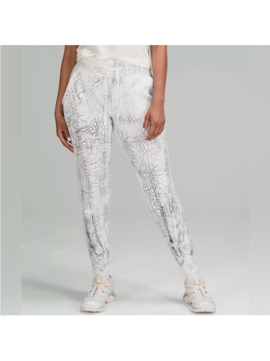 lululemon athletica Pants - Lululemon Athletica Warm Down Jogger Thread Dye White Black 7/8 Length sz 14